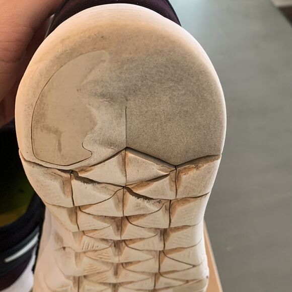 Nike Free Runs - Picture 10 of 11